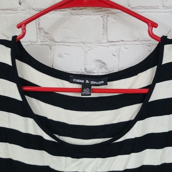 Cable & Gauge Black White Stripe Pom Pom Top Dolman Sleeve Luxe Softness Blouse - Picture 4 of 9